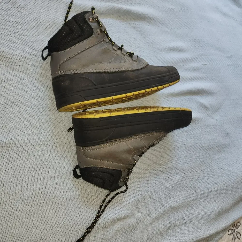 CHAMPION EUC YOUTH BOYS SIZE 6 DUCK BOOTS SHOES